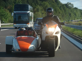 www.123-motorradgespanne.de Ruko Vector